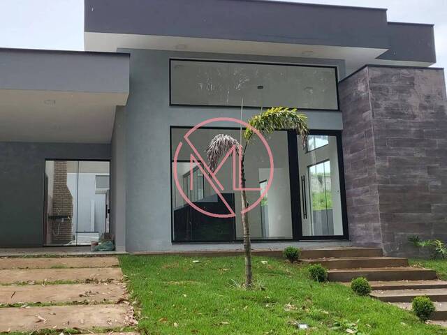 #211 - Casa em condomínio para Venda em Porangaba - SP