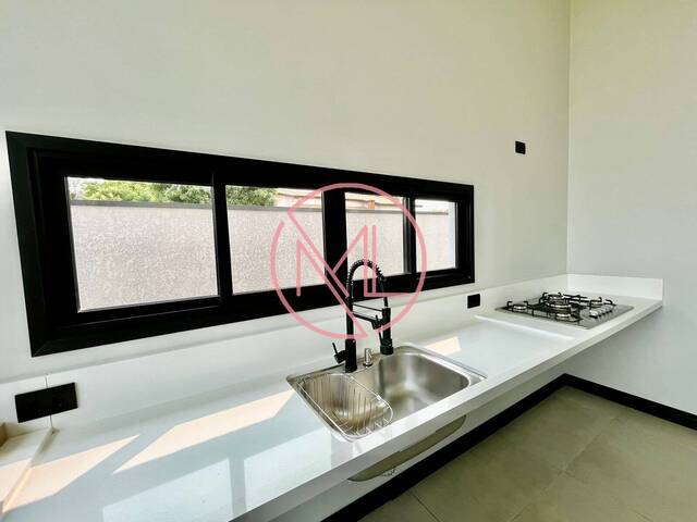 #232 - Casa em condomínio para Venda em Porangaba - SP